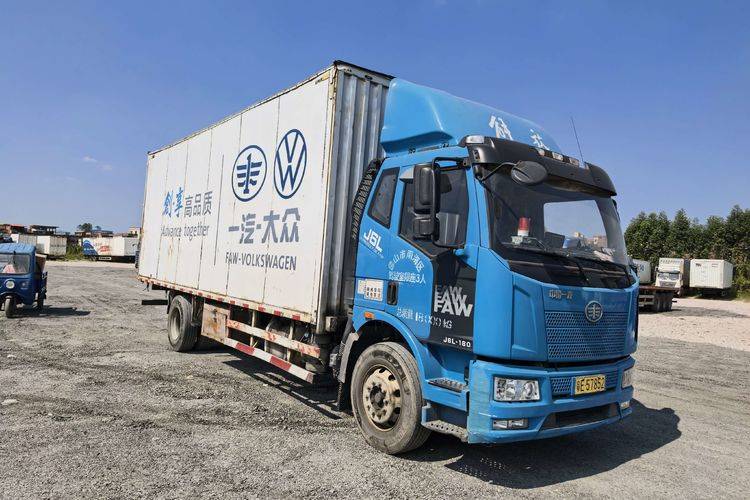 二手一汽解放 180马力 载货车