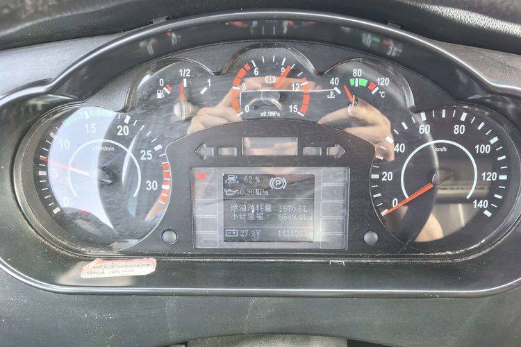 二手一汽解放 260马力 载货车