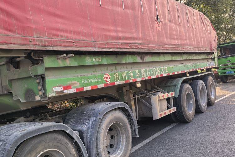 二手重汽汕德卡 480马力 牵引车