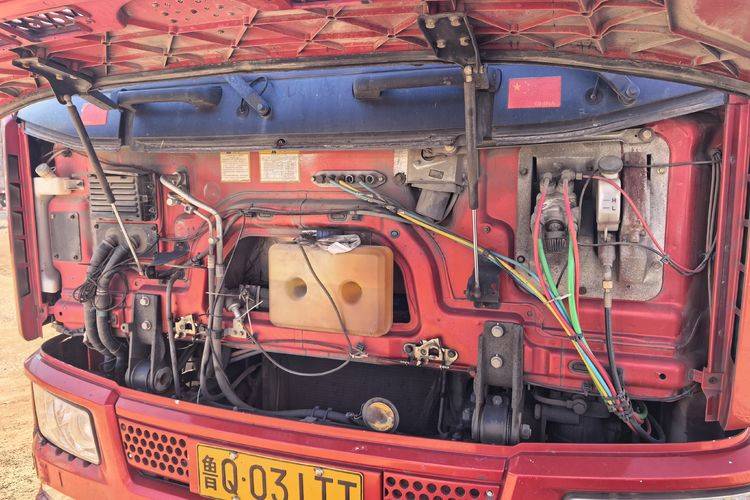二手一汽解放 240马力 载货车