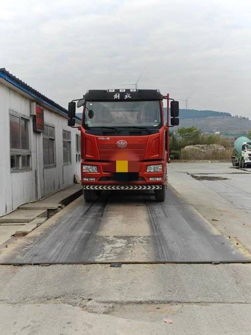一汽解放 260马力 载货车
