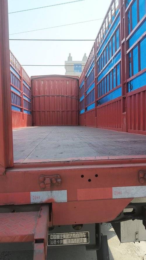 重汽汕德卡 570马力 载货车