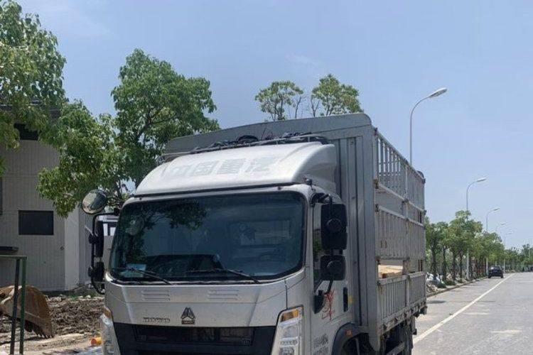 二手重汽HOWO轻卡 160马力 载货车