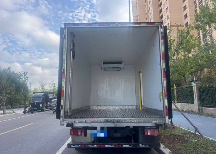 二手重汽HOWO轻卡 160马力 专用车