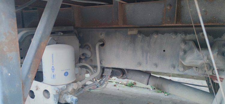 一汽解放 260马力 载货车