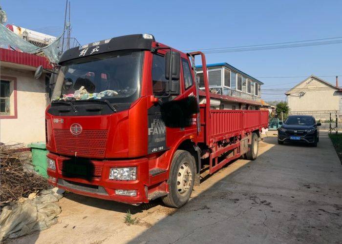 二手一汽解放 180马力 载货车
