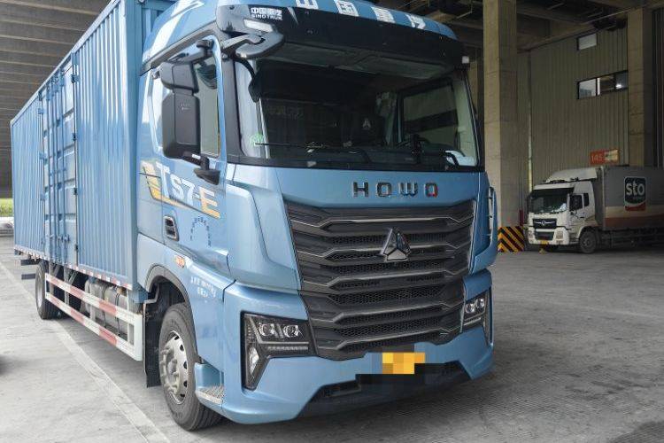 二手重汽豪沃(HOWO) 290马力 载货车