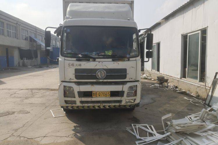 二手东风商用车 210马力 载货车