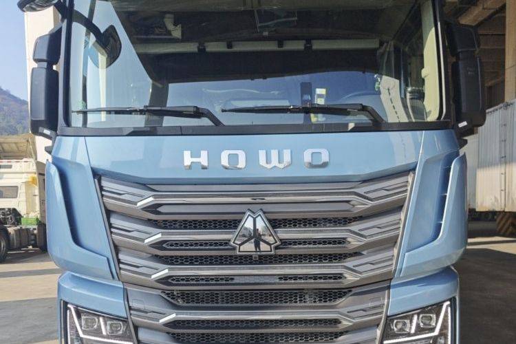 二手重汽豪沃(HOWO) 290马力 载货车