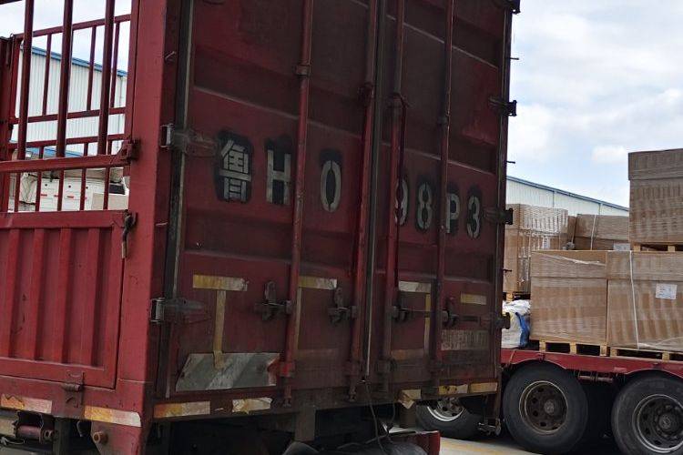 二手重汽豪沃(HOWO) 270马力 载货车