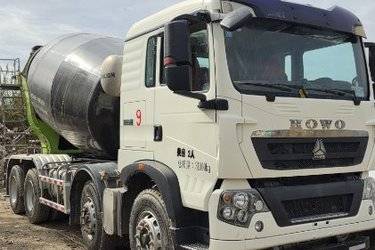 二手中国重汽 HOWO TX 340马力 8X4 7.5方混凝土搅拌车(国五) 前四后八 曼二手搅拌车