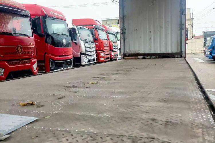 二手东风商用车 245马力 载货车