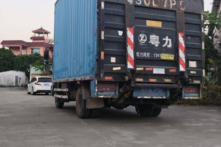 二手大运轻卡 130马力 载货车