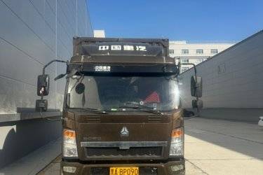 二手中国重汽HOWO 统帅 180马力 5.75米排半厢式载货车(国五) 单桥 朝柴二手载货车 黄牌