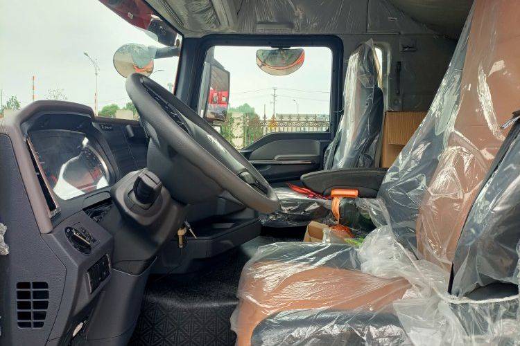 二手重汽豪沃(HOWO) 290马力 载货车