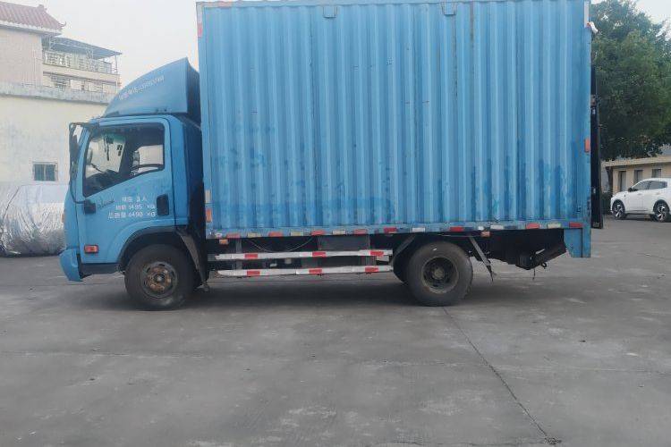 二手大运轻卡 130马力 载货车
