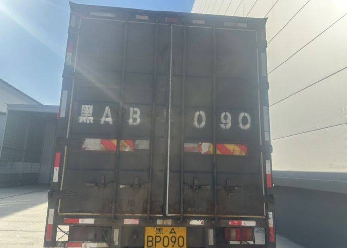 二手重汽HOWO轻卡 180马力 载货车