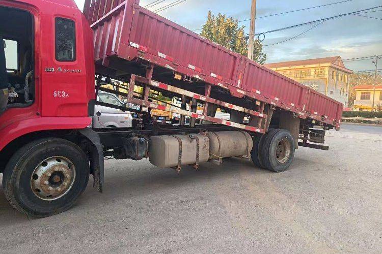 二手江淮格尔发 200马力 载货车