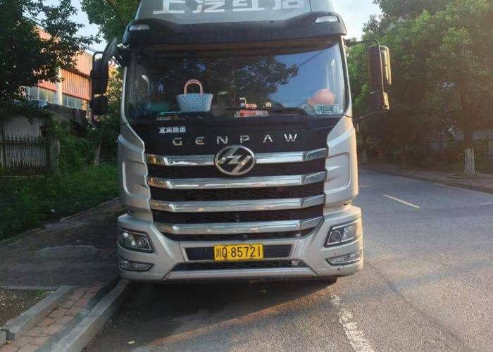 二手上汽红岩 245马力 载货车