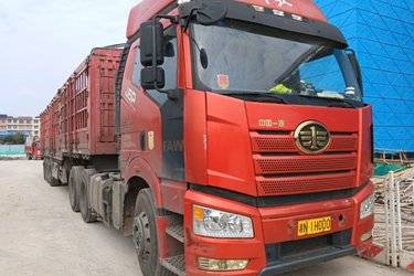 二手一汽解放 J6P重卡 领航版 460马力 6X4牵引车(国五) 双驱 锡柴二手牵引车 黄牌图片