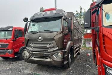 二手中国重汽 豪瀚N5G中卡 240马力 4X2 6.75米仓栅式载货车(国五) 单桥 曼二手载货车 黄牌图片