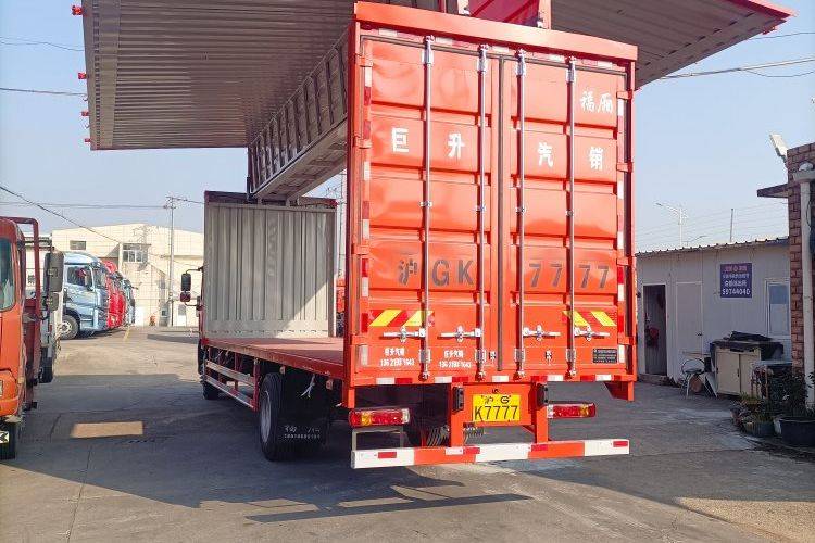 二手重汽豪沃(HOWO) 290马力 载货车