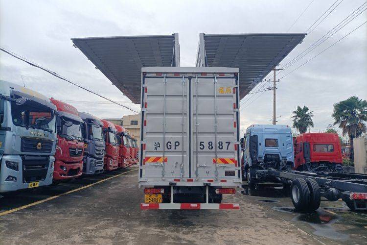 二手福田欧航 240马力 载货车