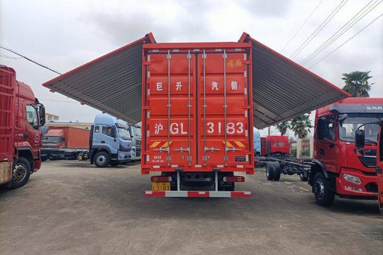 二手重汽豪沃(HOWO) 290马力 载货车