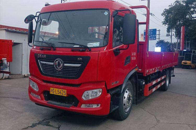 二手东风商用车 240马力 载货车