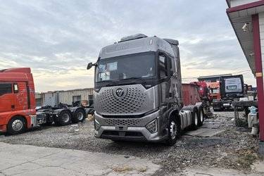 二手福田 欧曼银河 660马力 6X4 AMT自动档牵引车(国六) 双驱 福田康明斯二手牵引车 黄牌