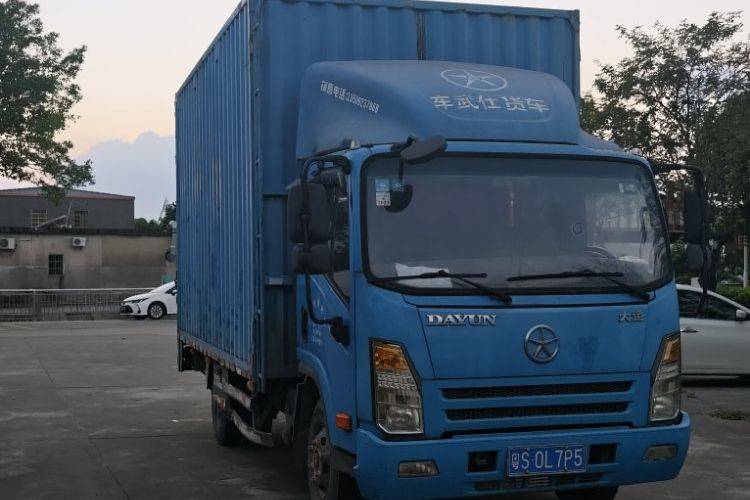 二手大运轻卡 130马力 载货车