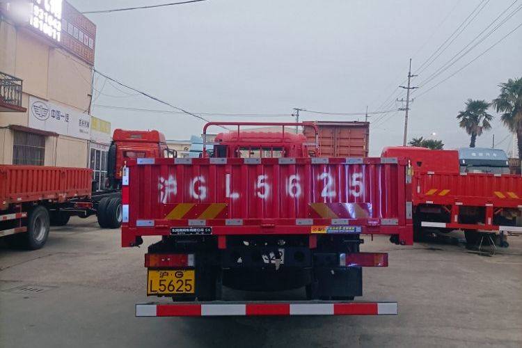 二手东风商用车 240马力 载货车