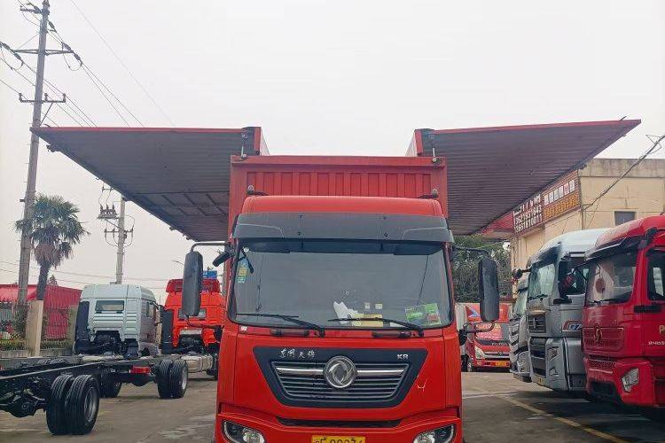 二手东风商用车 245马力 载货车