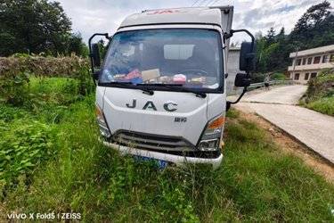 二手江淮 康铃J3 68马力 3.37米排半厢式轻卡(国五) 单桥 全柴二手载货车 蓝牌