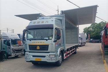 二手中国重汽 汕德卡SITRAK G5重卡 290马力 4X2 9.6米厢式载货车(国六) 单桥 曼二手载货车 黄牌