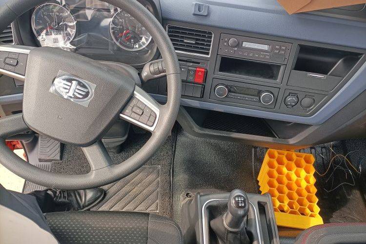 二手一汽解放 240马力 载货车