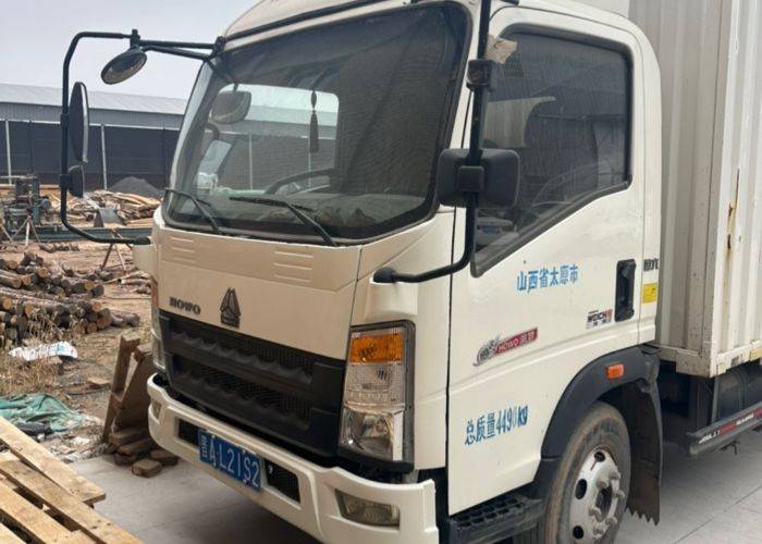 重汽HOWO轻卡 150马力 载货车