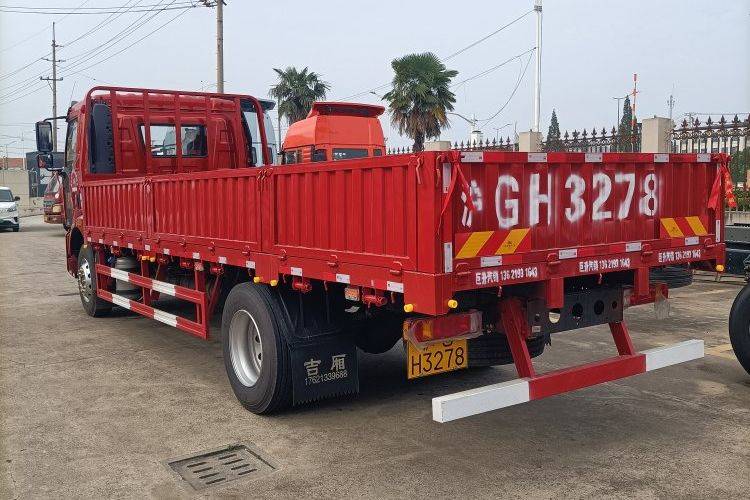 二手一汽解放 240马力 载货车