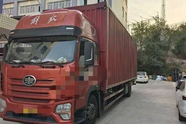 二手青岛解放 JK6重卡 260马力 4X2 9.75米厢式载货车(国六) 单桥 大柴二手载货车 黄牌