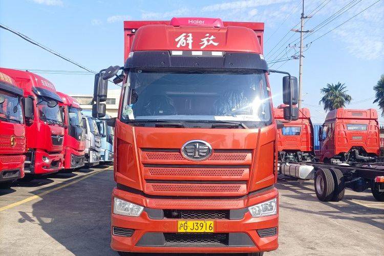 二手一汽解放 260马力 载货车