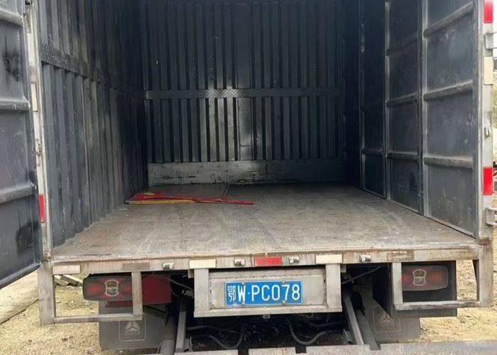 二手重汽HOWO轻卡 170马力 载货车