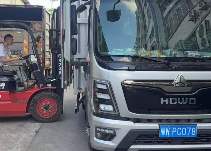 二手重汽HOWO轻卡 170马力 载货车