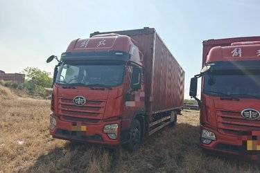 二手青岛解放 JK6重卡 260马力 4X2 9.75米厢式载货车(国六) 单桥 大柴二手载货车 黄牌
