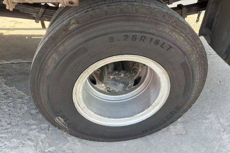 二手一汽解放轻卡 141马力 载货车