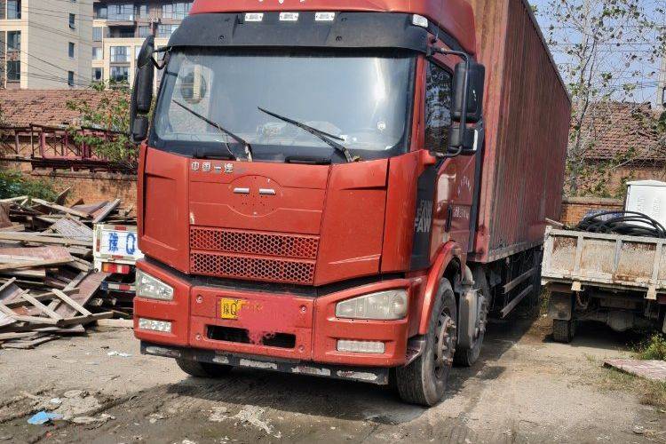 二手一汽解放 240马力 载货车