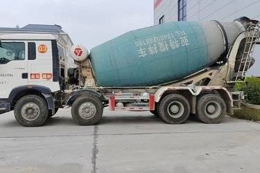 二手中国重汽 HOWO T5G 340马力 8X4 7.95方混凝土搅拌车(国五) 前四后八 华柴二手搅拌车
