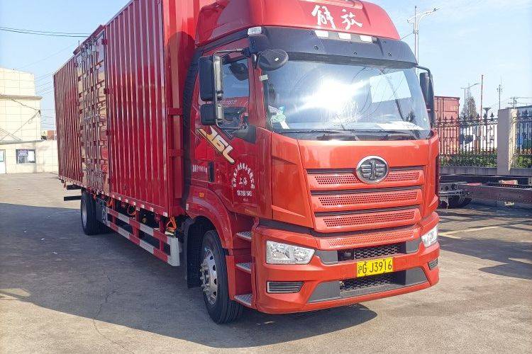 二手一汽解放 260马力 载货车