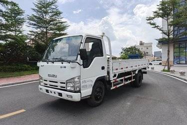 二手庆铃 五十铃100P 98马力 4.275米单排栏板轻卡(国四) 单桥 庆铃五十铃二手载货车 蓝牌