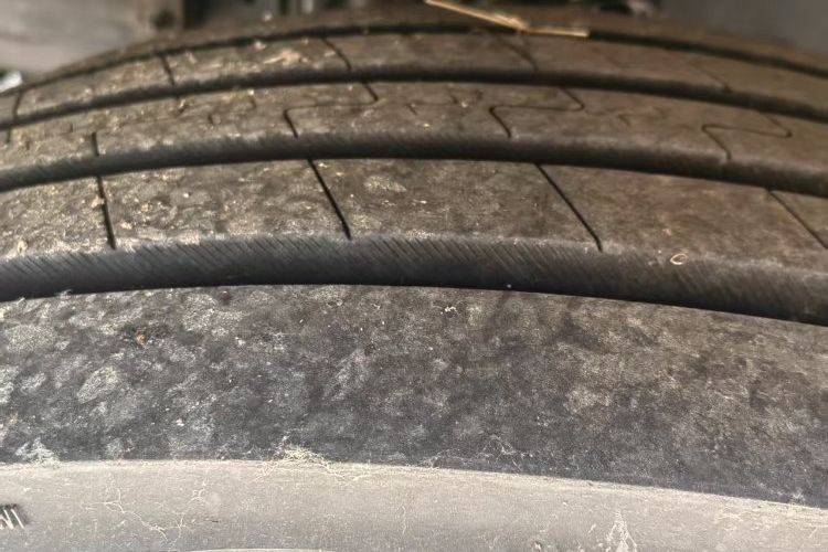 二手青岛解放 260马力 专用车