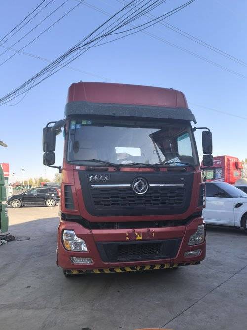 东风新疆 420马力 牵引车
